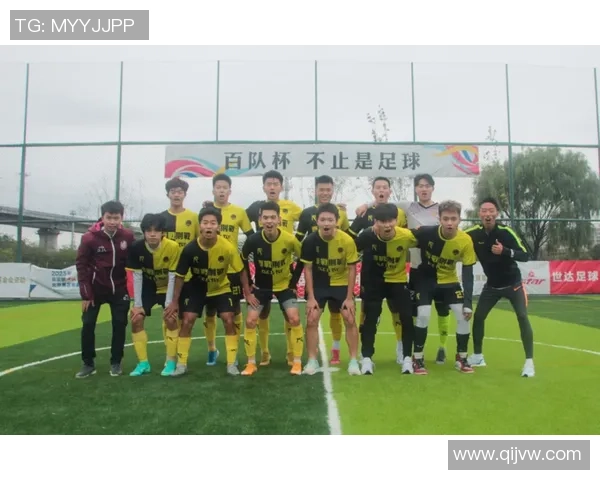 全球足球巨星引领赛场风云 从绿茵场到商业舞台的传奇故事