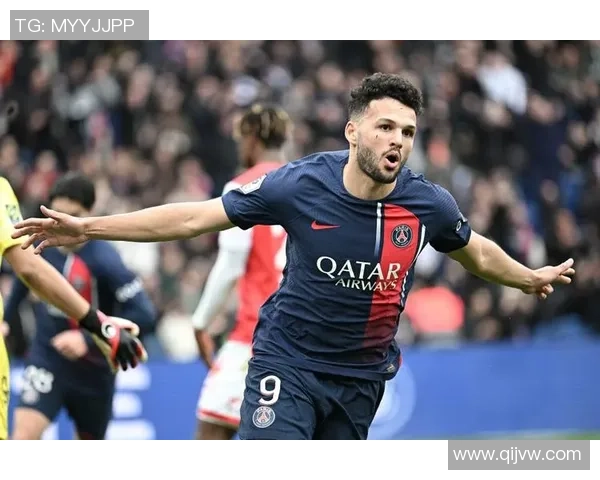 巴黎圣日耳曼足球队的明星球员及其在赛场上的表现解析 巴黎圣日耳曼足球队的明星球员及其在赛场上的表现解析