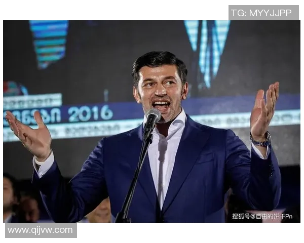 足球史上最大争议球星命运沉浮与荣耀背后的真相解析