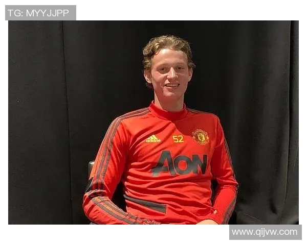 足球球星手术背后的故事与影响解析 揭示运动员康复之路与职业生涯转折